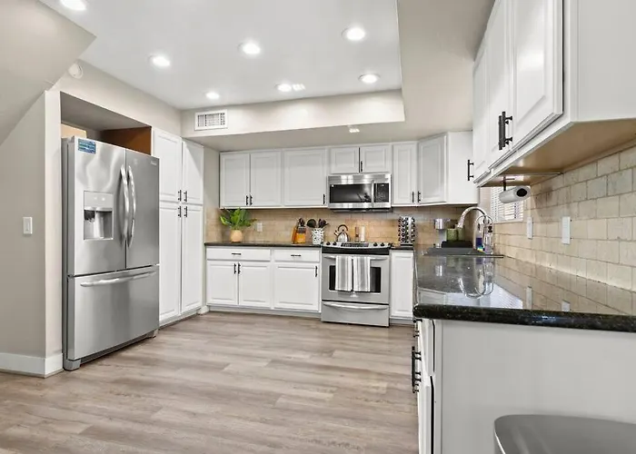 Haven - 4br - Sleeps 10- Fire Pit - Golf- Yard Games *