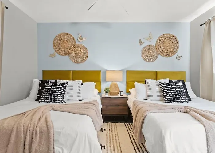 Holiday home Haven - 4br - Sleeps 10- Fire Pit - Golf- Yard Games Phoenix