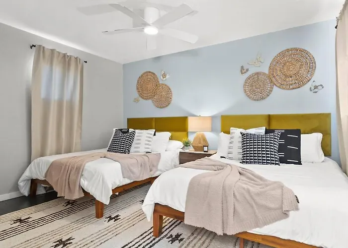 Holiday home Haven - 4br - Sleeps 10- Fire Pit - Golf- Yard Games Phoenix