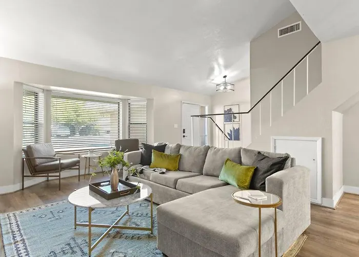 Haven - 4br - Sleeps 10- Fire Pit - Golf- Yard Games