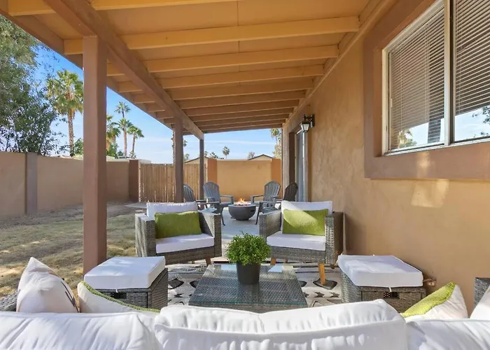 Holiday home Haven - 4br - Sleeps 10- Fire Pit - Golf- Yard Games *